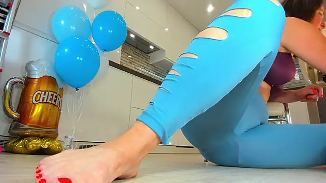 Snapshot of Girl_Squirts chatting on September 25, 2025, 3:43 am Girl Squirts online show from September 25, 2025, 3:43 am