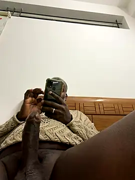 Snapshot of strongguyindia chatting on November 30, 2025, 7:40 pm strongguyindia online show from November 30, 2025, 7:40 pm