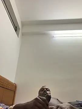 strongguyindia online show from February 19, 2026, 7:21 pm