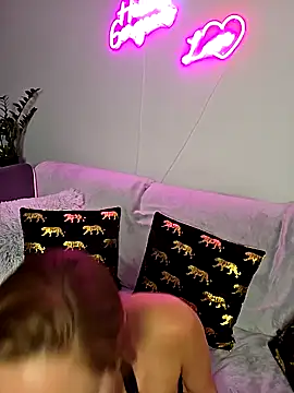 VickyDiamondx online show from September 10, 2025, 6:19 pm