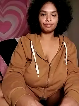 Snapshot of TasteeKitty chatting on November 13, 2025, 7:07 am TasteeKitty online show from November 13, 2025, 7:07 am