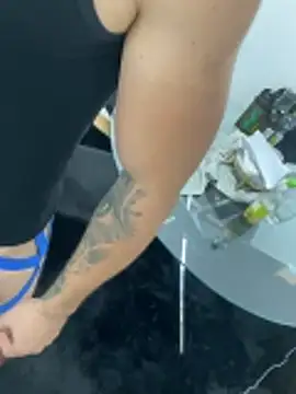 Snapshot of bestofsex99 chatting on October 20, 2025, 4:18 pm bestofsex99 online show from October 20, 2025, 4:18 pm