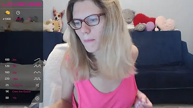 Snapshot of night_is_dark chatting on December 3, 2024, 2:05 pm night is dark online show from December 3, 2024, 2:05 pm