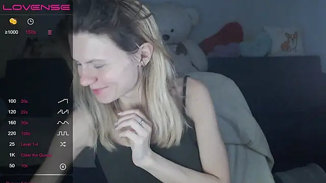 Snapshot of night_is_dark chatting on January 26, 2025, 10:35 pm night is dark online show from January 26, 2025, 10:35 pm