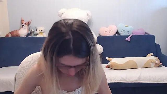 Snapshot of night_is_dark chatting on October 14, 2025, 1:45 pm night is dark online show from October 14, 2025, 1:45 pm