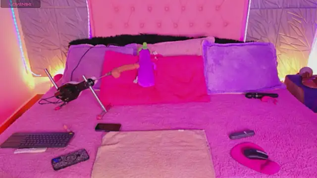 Snapshot of macasweet chatting on September 26, 2025, 11:42 pm macasweet online show from September 26, 2025, 11:42 pm