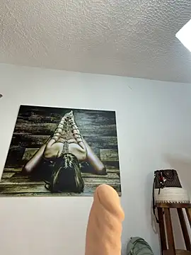 valerie lya online show from February 5, 2026, 8:02 pm