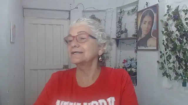 FunnyGrandma online show from September 19, 2025, 2:13 am