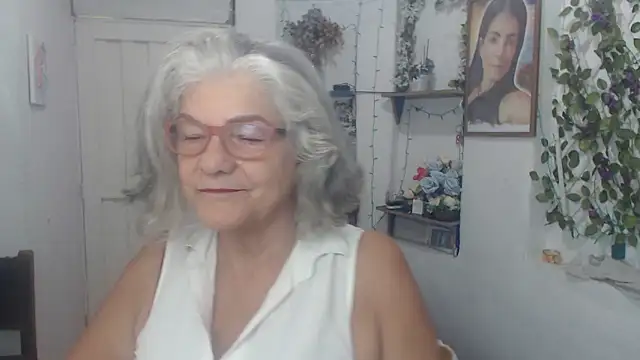 FunnyGrandma online show from September 20, 2025, 4:02 am