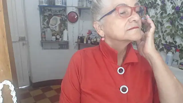 FunnyGrandma online show from April 13, 2026, 10:37 pm