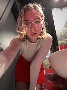 The Snowwhitee online show from December 20, 2024, 9:11 am