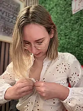 The Snowwhitee online show from January 14, 2025, 9:24 am