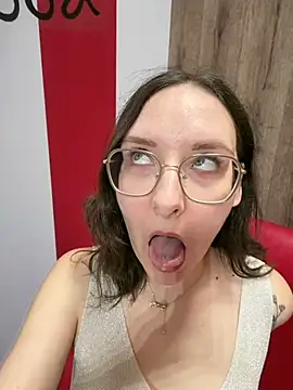 The Snowwhitee online show from April 18, 2026, 9:13 am