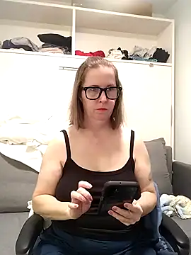 Snapshot of SweetandNaughty1 chatting on June 11, 2026, 9:46 pm SweetandNaughty1 online show from June 11, 2026, 9:46 pm