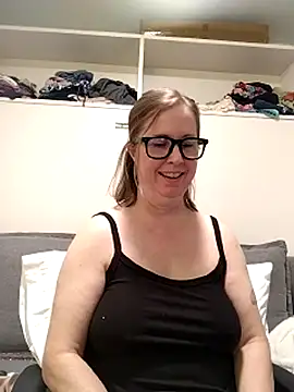 Snapshot of SweetandNaughty1 chatting on July 7, 2026, 6:47 am SweetandNaughty1 online show from July 7, 2026, 6:47 am