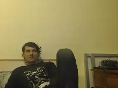 Snapshot of yvesstorm1 chatting on January 18, 2025, 9:45 pm yvesstorm1 online show from January 18, 2025, 9:45 pm