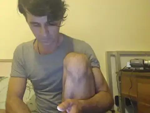 Snapshot of yvesstorm1 chatting on January 19, 2025, 5:39 pm yvesstorm1 online show from January 19, 2025, 5:39 pm