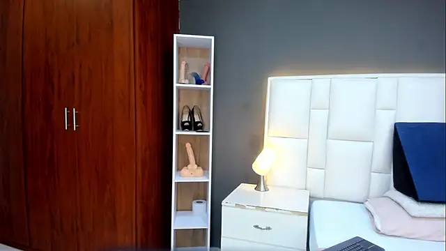 yeral2017 online show from November 21, 2025, 4:27 pm