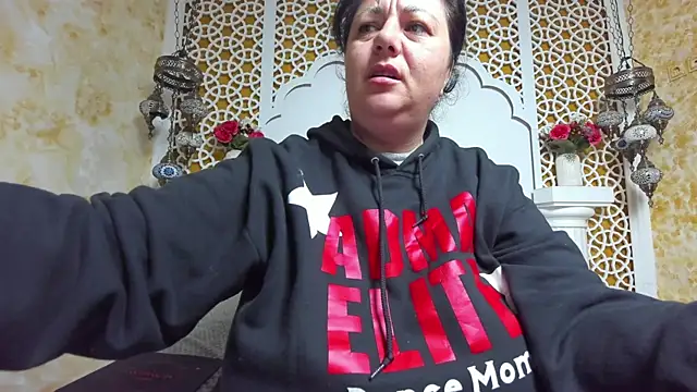 AleshaArabian online show from October 14, 2025, 2:23 am