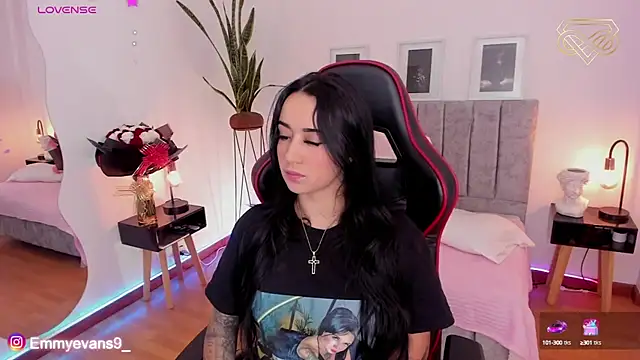 EmmyEvans1 online show from December 2, 2024, 7:49 pm