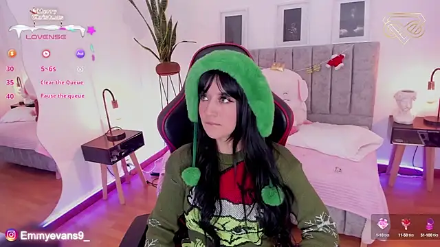 EmmyEvans1 online show from December 24, 2024, 4:51 pm