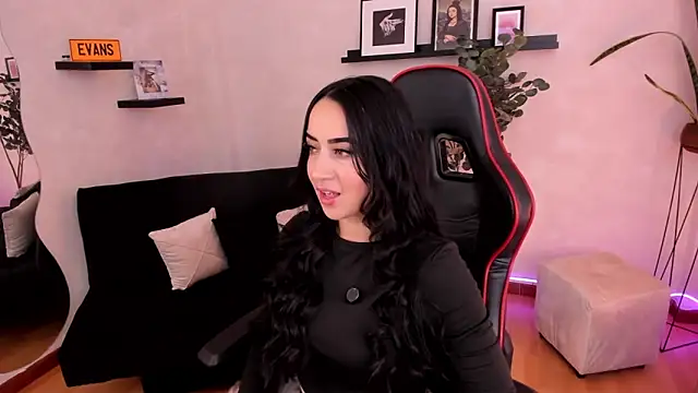 EmmyEvans1 online show from November 8, 2025, 7:34 pm