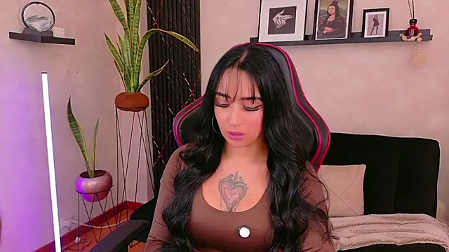 EmmyEvans1 online show from April 16, 2026, 7:36 pm