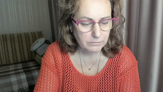 lauraoven online show from January 11, 2025, 9:26 am