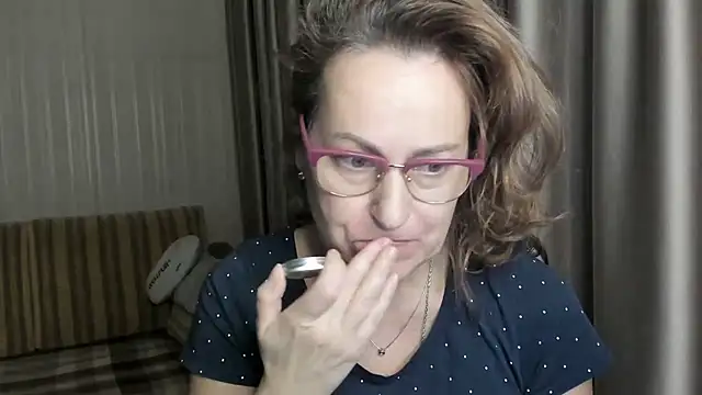 lauraoven online show from January 15, 2025, 3:50 pm