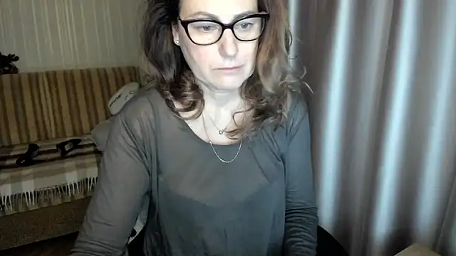 lauraoven online show from December 20, 2025, 8:54 am