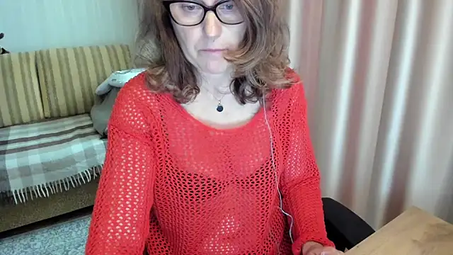 lauraoven online show from June 14, 2026, 11:34 am