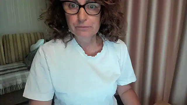 lauraoven online show from July 21, 2026, 11:56 am