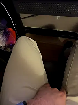 Snapshot of JohnnyBigShot chatting on October 12, 2025, 2:43 am JohnnyBigShot online show from October 12, 2025, 2:43 am