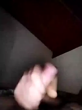 Snapshot of Kw8585kw chatting on February 3, 2025, 2:14 am Kw8585kw online show from February 3, 2025, 2:14 am