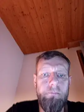 Snapshot of Kw8585kw chatting on October 4, 2025, 1:03 am Kw8585kw online show from October 4, 2025, 1:03 am