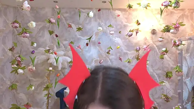 Snapshot of CloudGrace chatting on June 20, 2026, 6:22 pm CloudGrace online show from June 20, 2026, 6:22 pm