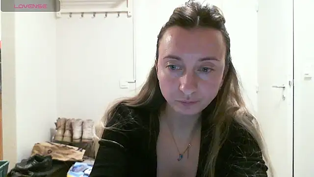 Snapshot of SusanCurt chatting on February 27, 2025, 9:43 am SusanCurt online show from February 27, 2025, 9:43 am