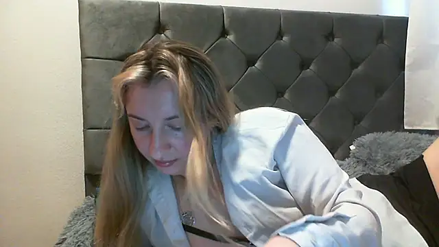 Snapshot of SusanCurt chatting on October 28, 2025, 10:41 am SusanCurt online show from October 28, 2025, 10:41 am