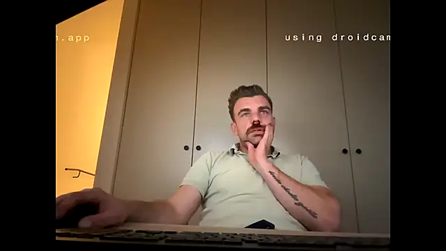 Snapshot of mrbigballs chatting on October 8, 2025, 4:59 pm mrbigballs online show from October 8, 2025, 4:59 pm