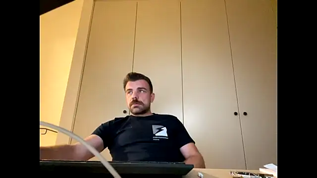 Snapshot of mrbigballs chatting on October 12, 2025, 8:41 pm mrbigballs online show from October 12, 2025, 8:41 pm