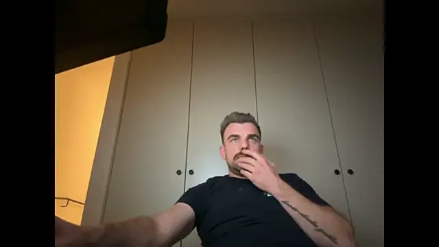 mrbigballs online show from December 2, 2025, 8:26 pm