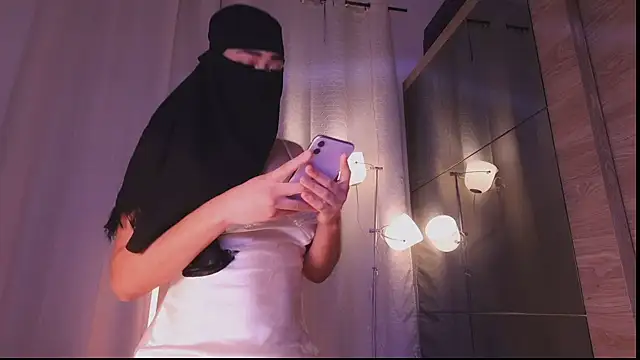 sweet diazzz online show from November 17, 2025, 8:47 pm