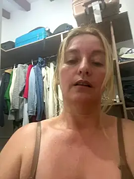 moniquerainx online show from December 21, 2025, 11:45 pm