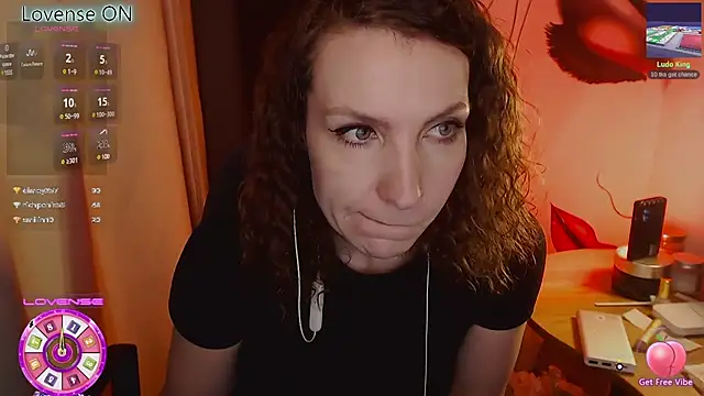 Snapshot of JohansonKatie chatting on February 26, 2025, 4:24 pm JohansonKatie online show from February 26, 2025, 4:24 pm