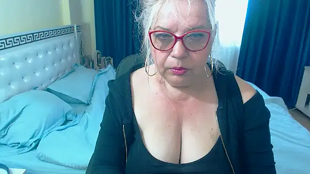 SonyaHotMilf online show from May 14, 2026, 11:06 am