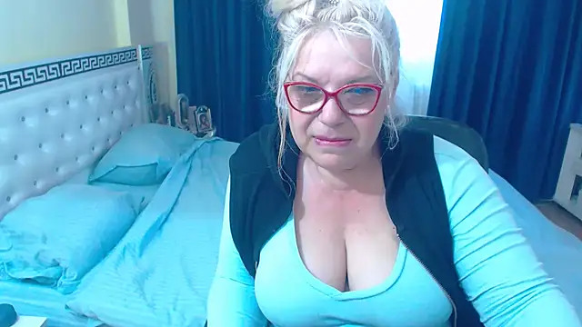 SonyaHotMilf online show from May 15, 2026, 11:50 am
