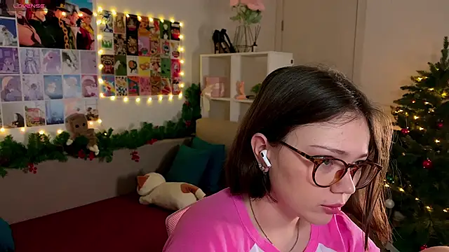 MilenaSaint online show from December 20, 2024, 2:41 am