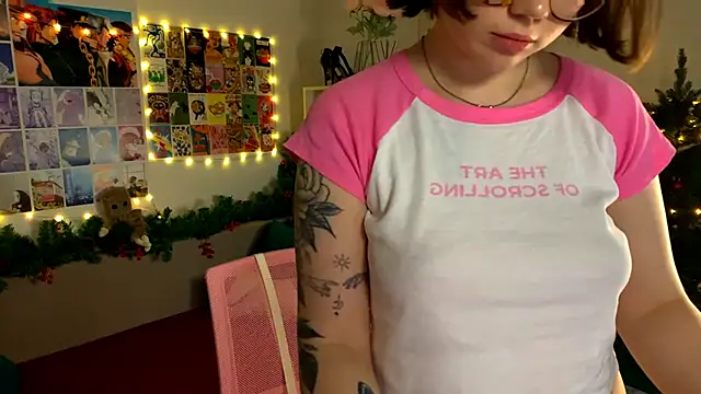MilenaSaint online show from December 20, 2024, 8:49 am