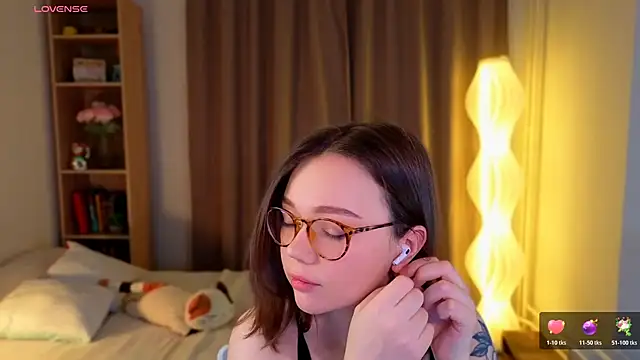 MilenaSaint online show from February 11, 2026, 3:44 am