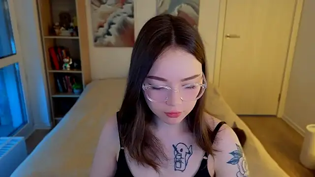 MilenaSaint online show from May 11, 2026, 3:45 am